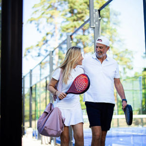 Comment sélectionner les meilleurs produits pour une rénovation court de tennis ?